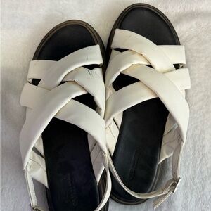 Old Navy Women's Cream Sandals